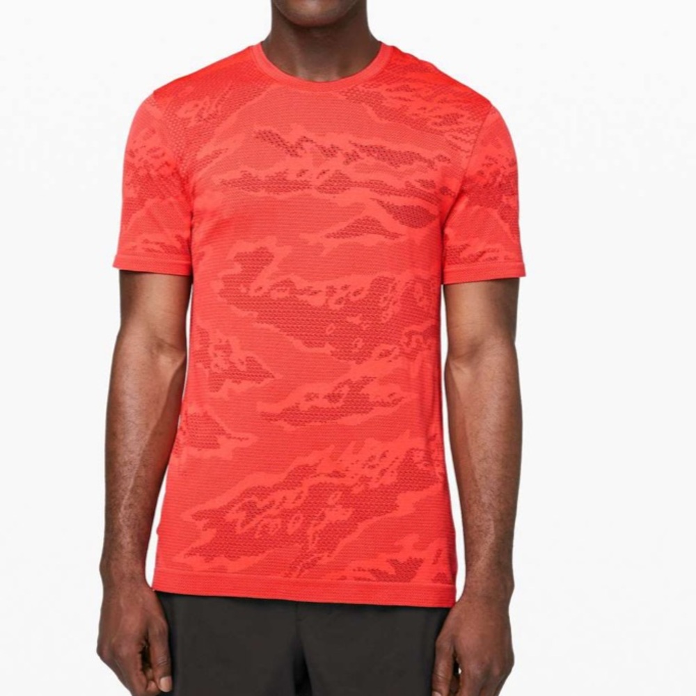 Lululemon Men Metal Vent Breathe Short Sleeve Cayenne / Red Orange Size Medium